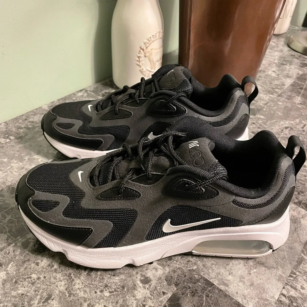 Black and White‎ Nike Air Max Youth Size 7